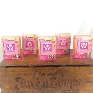 Boxy girl bath bombs 
